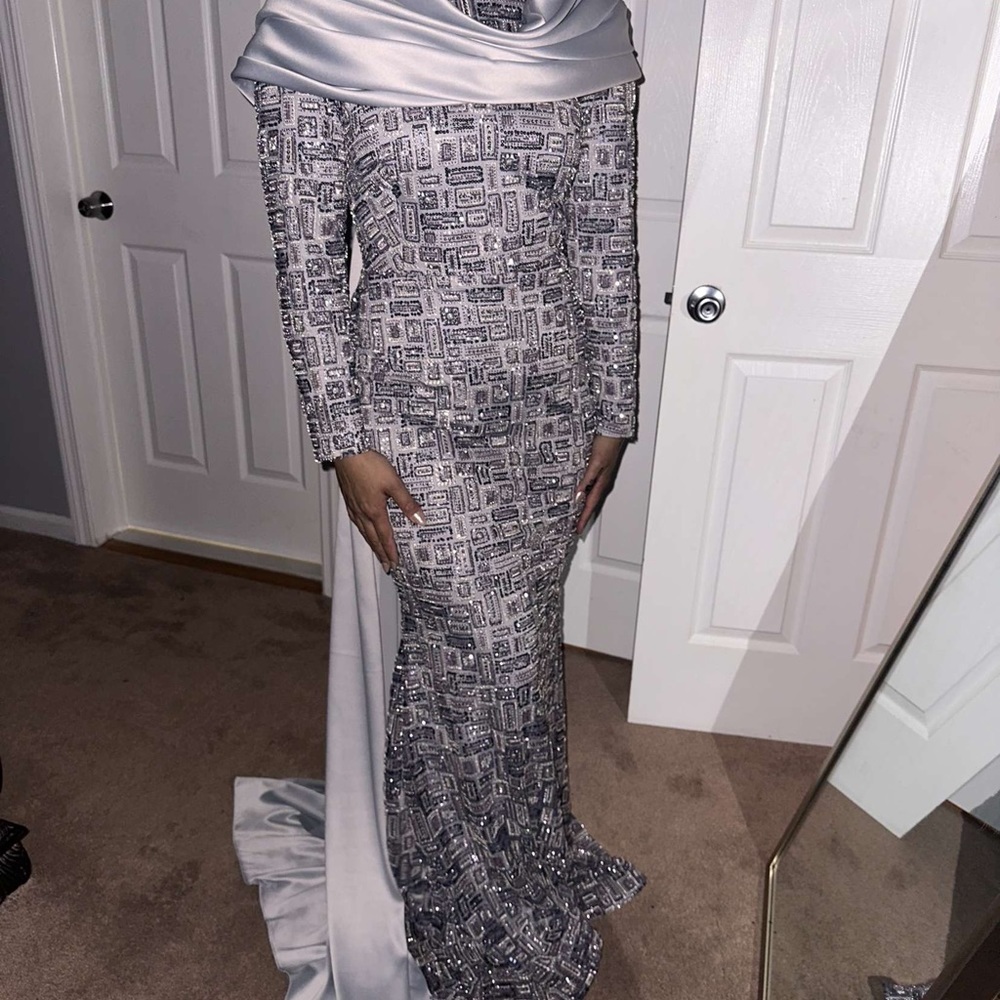 Beautiful, Custom-Made Gown Size 8 - image 3